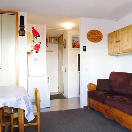 Appartement Rénové Montchavin Proche Commerces, Pistes, Avec Balcon - Fr-1-329-64